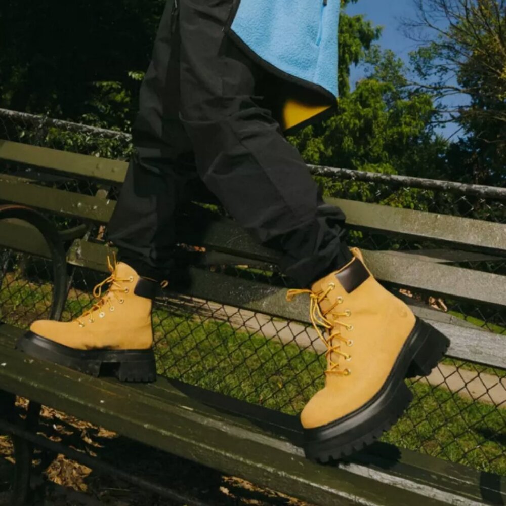 Timberland Sky 6” premium elevated platform Leather Boot MSRP$180 CHIC &TIMELESS